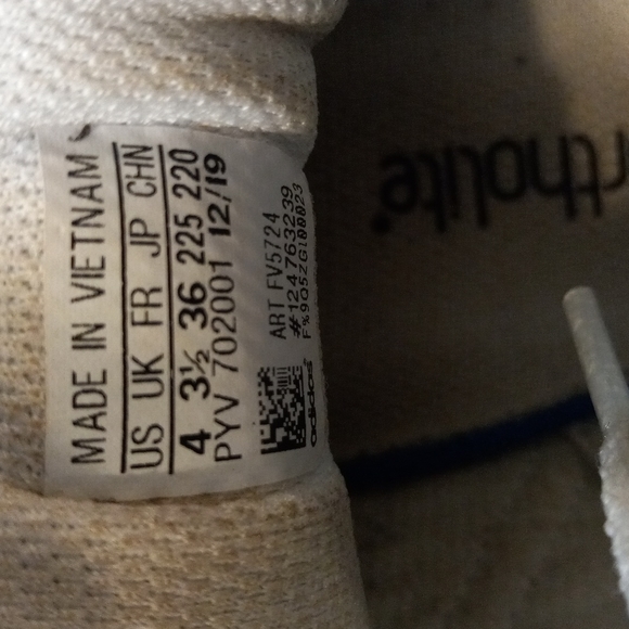 ADIDAS SHOES FOR KIDS. - Picture 5 of 5